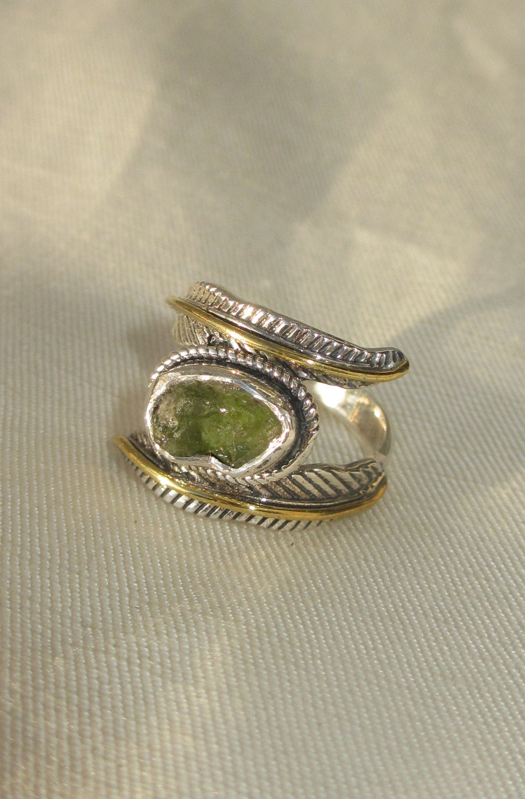 Wadi — Raw Peridot